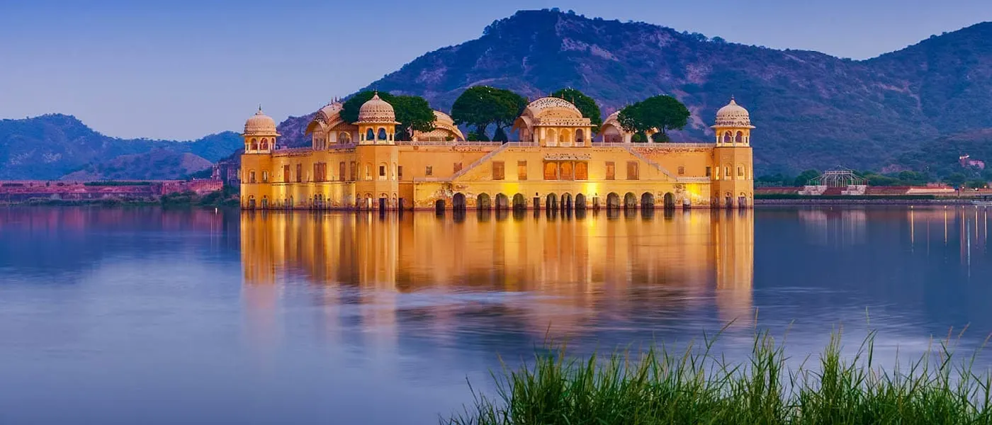 Delhi to Jaipur Tempo Traveller